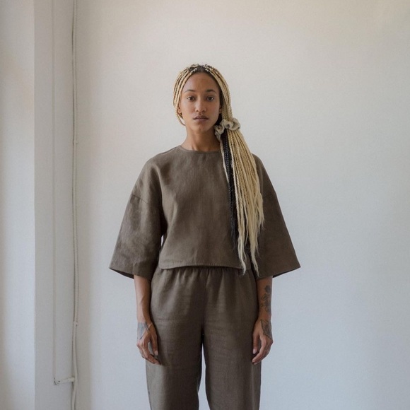 Beaton Linen Tops - Beaton Linen | Utility Crop in Earth Size XL